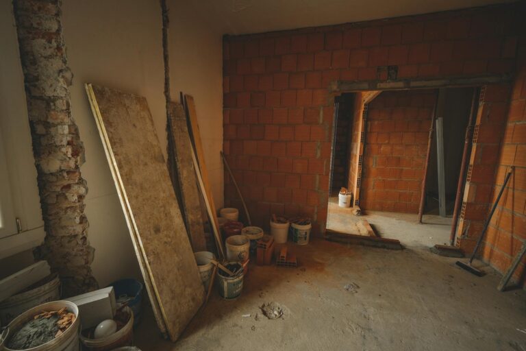 Hausrenovierung mit übersichtlichen Sanierungskosten und cleveren Spartipps bei der Planung